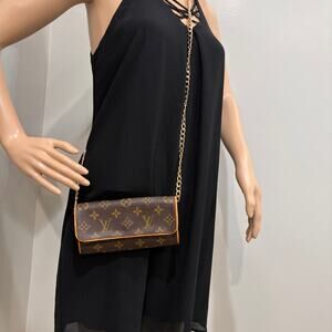 #3214 LOUIS VUITTON Monogram Pochette